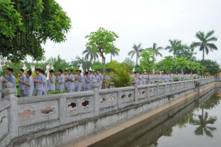 Ngày thứ ba khóa tu: 'Học Theo Hạnh Phật'