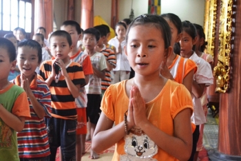 Dạy con niệm Phật