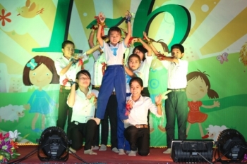 Tưng bừng đêm Tết thiếu nhi tại chùa Tịnh Pháp