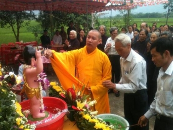 Chùa Lộc Lương trang nghiêm Lễ tắm Phật