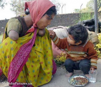 Xúc động trào nước mắt những bức ảnh về tình mẫu tử