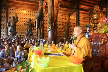 HT. Thích Trí Quảng, HT. Thích Bảo Nghiêm thuyết giảng tại Vesak 2014