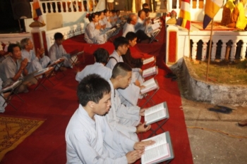 Hơn 500 người tham gia lễ cầu siêu tưởng niệm các anh hùng liệt sĩ