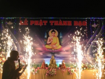 Chùa Chí Linh đêm hội hoa đăng mừng ngày Đức Phật Thành Đạo