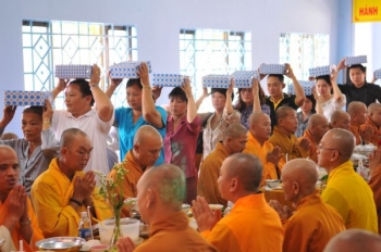 Tín tâm cúng dường Tăng bảo