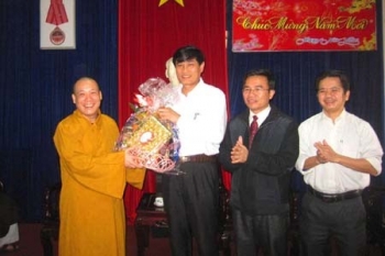 Hà Tĩnh: Ban Trị sự Phật giáo chúc tết chính quyền, cơ quan cấp tỉnh.