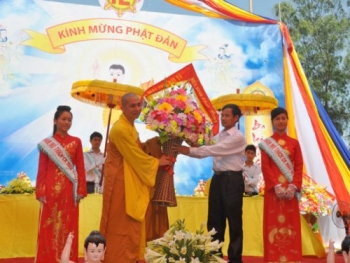 Nghệ An: Chùa Cổ Am hân hoan tổ chức đại lễ Phật đản PL: 2556