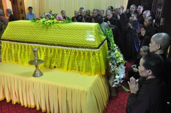 Chùm ảnh: Tang lễ Ni trưởng Thích Đàm Phương