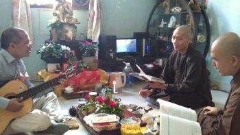 Trà, hoa, nhạc và tình thầy trò ngày mồng một tết