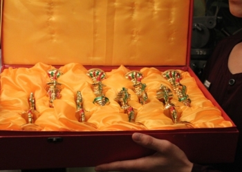 Đấu giá từ thiện mừng Lễ Phật đản