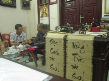 Tâm người, mùi trà, hương kinh sách