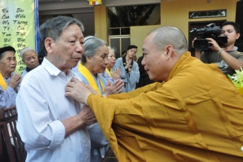 Chùa Bằng: Hàng ngàn người xúc động trong lễ Vu Lan báo hiếu