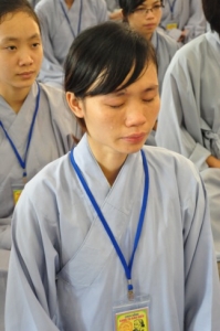 Chùa Bằng: Ngày thứ hai khóa tu Vu Lan, những giọt nước mắt của bạn trẻ