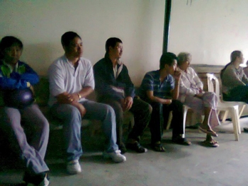 Tự xưng Phật Bà xem bói chữa bệnh công khai