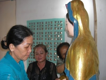 Có nên lau tượng Phật, Bồ tát mỗi ngày?