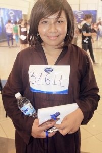 Thí sinh áo nâu sòng vừa 'nổ' đã bị loại khỏi Vietnam Idol