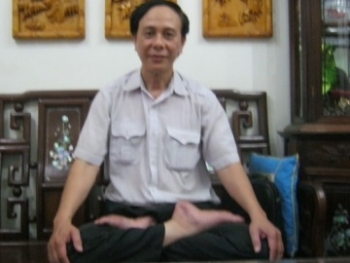 Cô gái chết trước cổng chùa "hiện hình" trong điện thoại của vị khách