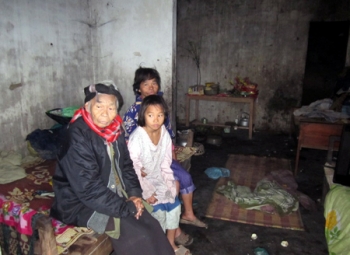 Bà ăn xin nuôi mộng học chữ cho cháu