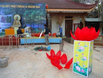 Chùm ảnh chùa Pháp Hoa chuẩn bị cho ngày lễ Đức Phật thành đạo