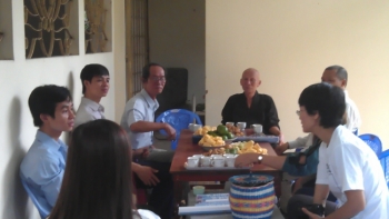 Về thăm thầy nhân Tết thầy trò