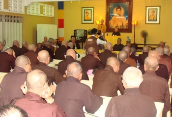 Giáo hội họp về Đại lễ cầu siêu tại Đền thờ Bến Dược