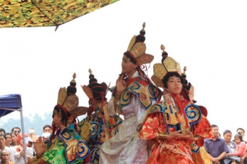 Vũ điệu trang nghiêm của Ngũ Trí Phật