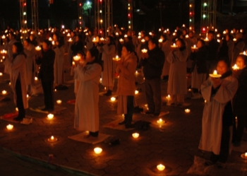 Chùa Phong Phạn long trọng tổ chức lễ  vía Phật A Di Đà và đêm hoa đăng