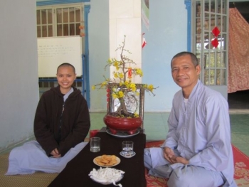 Tổng giám đốc tìm nhân viên xuất gia ngày ba mươi tết