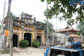 Chết vì dám bắt rắn bò ra từ ngôi chùa cổ 300 tuổi?