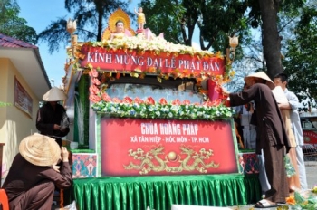 Chùa Hoằng Pháp: Chương trình diễu hành xe hoa Phật đản