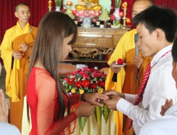 Xúc động lễ hằng thuận tại chùa Giai Lam