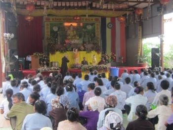 Chùa Phúc Minh Thái Bình đón mừng Đại lễ Phật đản năm 2013