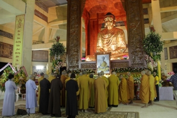 Chư tôn đức TƯ GHPGVN phía Bắc tưởng niệm Tổ sư Minh Đăng Quang