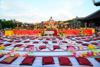 Đàn tràng cầu nguyện thế giới hòa bình tại Đại lễ Vesak 2014