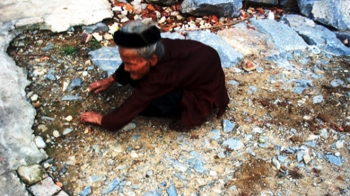 Xin mọi người đừng gửi tiền cho tôi nữa!