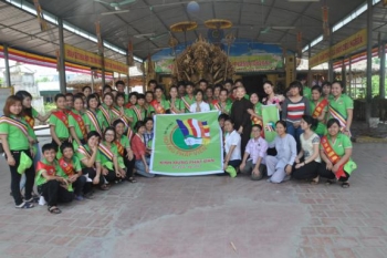 CLBTN Phật tử Nghệ An hành hương chào mừng đại lễ Phật đản (P2)