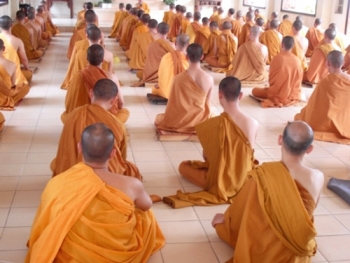 Khi muốn làm người tốt thì nghiệp báo hiện, khi muốn thành Phật thì ma đến thử thách