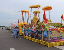 Góp ý về bố trí xe rước Phật