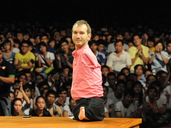 Nick Vujicic trên sân Mỹ Đình và sóng truyền hình quốc gia