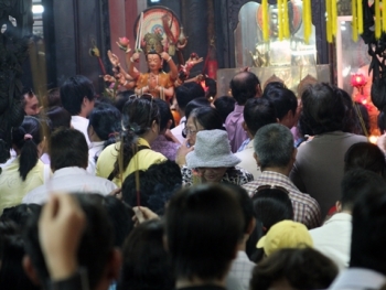 Ngẫm về "văn hóa đi chùa"