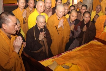 Lễ nhập kim quan Trưởng lão Hòa thượng Thích Thanh Bích