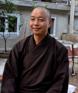 TT. Thanh Huân và ca sĩ Mai Khôi - Đúng và sai giữa hai cuộc thảo luận