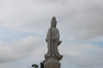 Hà Tĩnh: Hàng ngàn trẻ em tham dự Tết thiếu nhi tại chùa Giai Lam