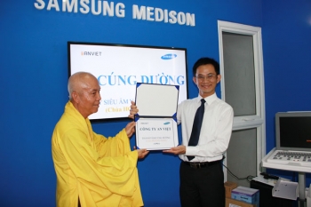 Công ty An Việt cúng dường máy siêu âm và điện tim cho chùa Hoằng Pháp