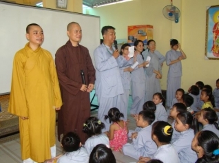 Đức độ và tài năng trong hạnh nguyện Hoằng Pháp