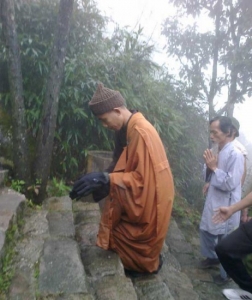 Đại hội PG toàn quốc và sự kiện nhà sư "nhất bộ nhất bái" về đích