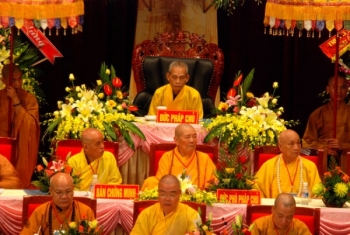 Nghệ An : Chùa Hoằng Pháp tặng quà Pháp bảo tại Đại hội đại biểu Phật giáo