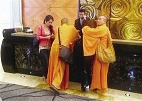 Lộ diện hai thanh niên Trung Quốc giả sư quậy phá bị bắt!