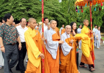 Cúng tiến ngọc ấn Linh Sơn Thánh mẫu tại núi Bà Đen