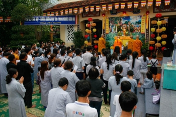 Lễ tắm Phật tại chùa Viên Quang Đà Nẵng